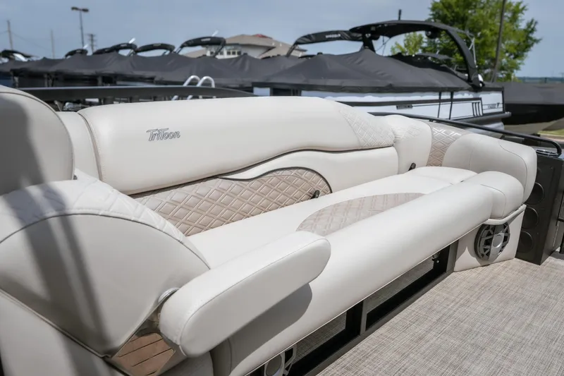 Slide: The Image of Luxurious seating on 2026 JC Sporttoon 26TT pontoon boat, featuring elegant design and comfort. - 20