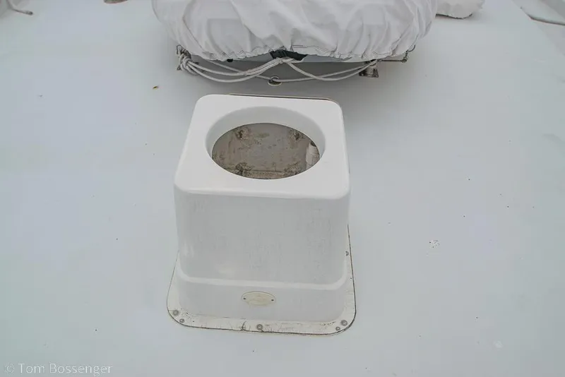 Slide: The Image of White deck feature on 1988 Chris-Craft 482 Convertible boat. - 40