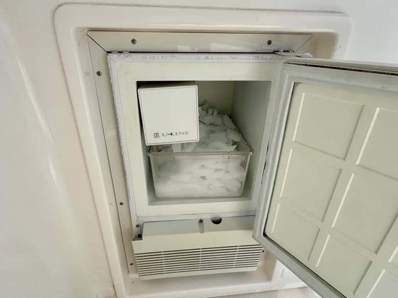 Slide: The Image of U-Line ice maker on 1999 Tiara Yachts 4100 Open. - 29
