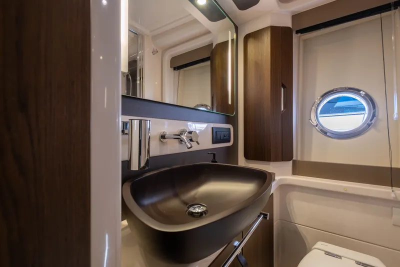 Slide: The Image of Azimut 50 fly 2018 - 55