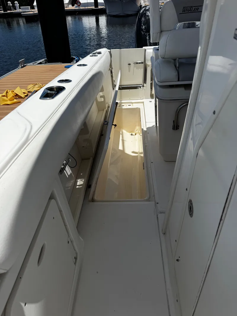 Slide: The Image of Boston Whaler 280 Outrage 2011 - 19