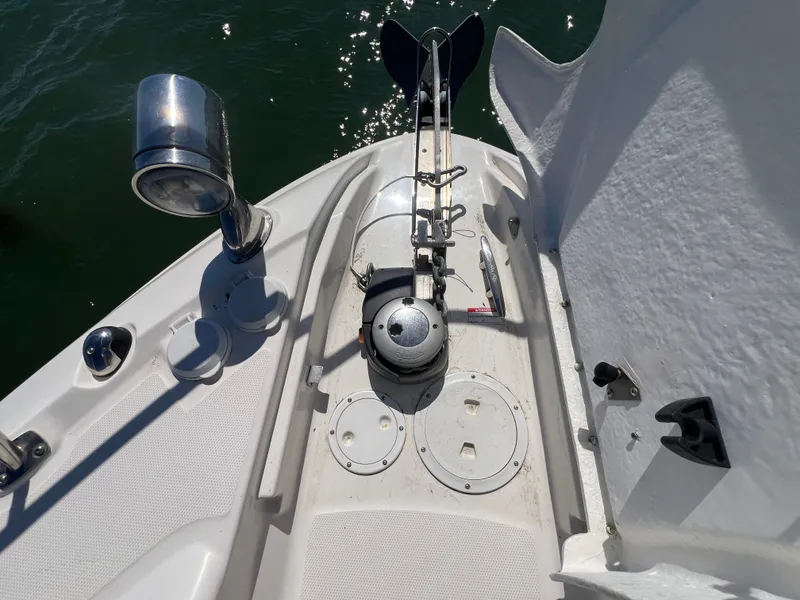 Slide: The Image of Sea Ray Sundancer 350 Coupe 2018 - 54