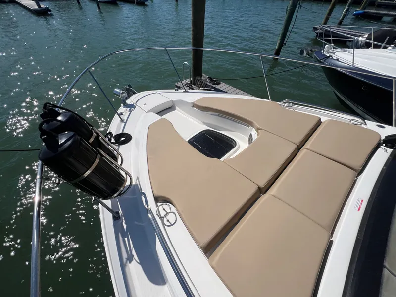 Slide: The Image of Sea Ray Sundancer 350 Coupe 2018 - 56