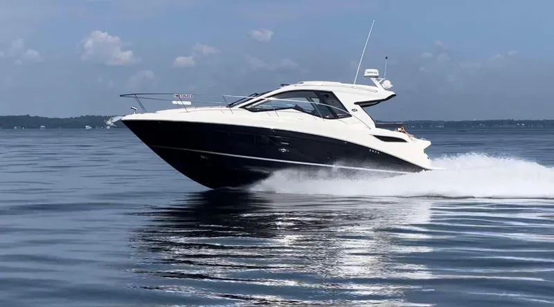 Slide: The Image of Sea Ray Sundancer 350 Coupe 2018 - 70