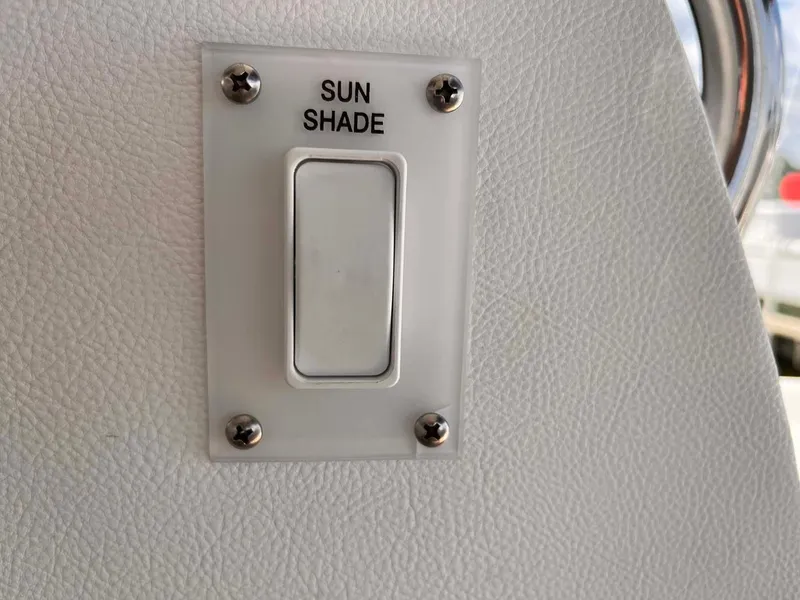 Slide: The Image of Sea Ray Sundancer 350 Coupe 2018 - 77