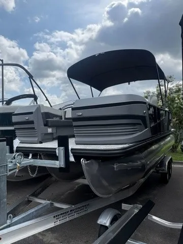 The Image of Sylvan R22 CLZ DH 2027 - 1