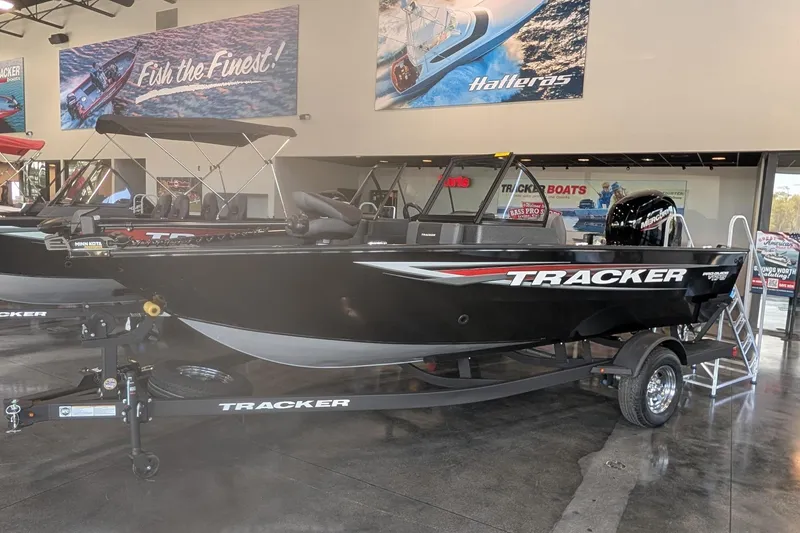 Slide: The Image of Tracker Pro Guide V-175 Combo 2026 - 24