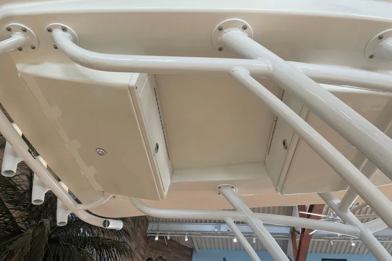 Slide: The Image of Mako 226 Center Console 2026 - 20