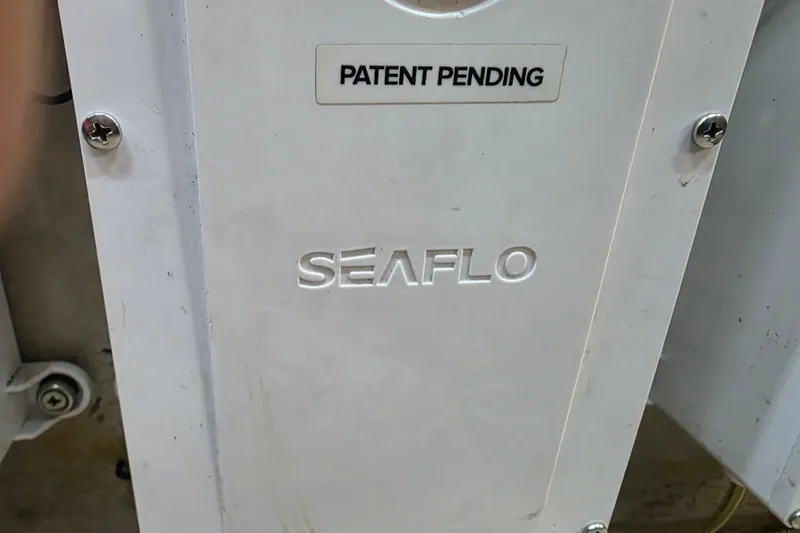 Slide: The Image of SEAFLO component with 'Patent Pending' label on 2002 Sea Ray 560 Sedan Bridge. - 163