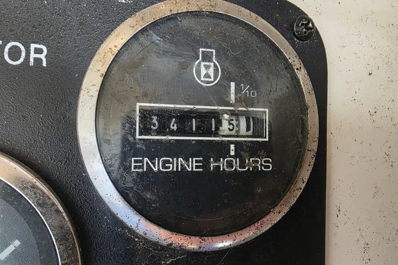 Slide: The Image of Engine hour meter showing 3415.1 hours on 2002 Sea Ray 560 Sedan Bridge. - 175