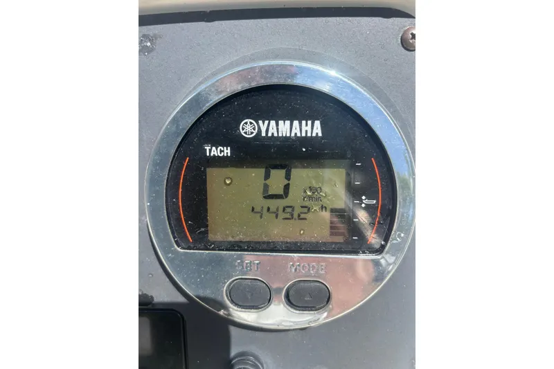 Slide: The Image of Yamaha tachometer displaying 449.2 hours on a 2016 Robalo R227 Dual Console boat. - 9