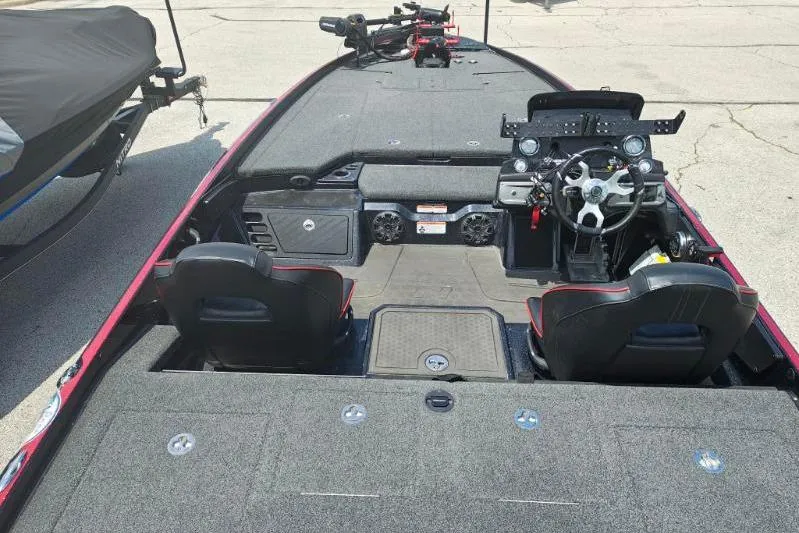Slide: The Image of 2022 Nitro Z21 XL Pro boat interior with dual seats and advanced dashboard controls. - 6