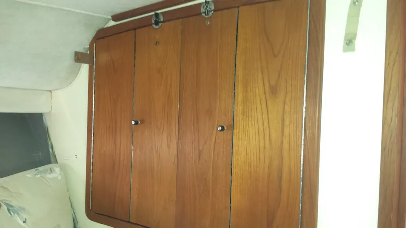 Slide: The Image of Privacy Folding Doors Between Salon & Forward Stateroom - 18
