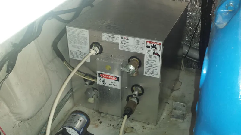Slide: The Image of New 6-Gallon Water Heater - 28