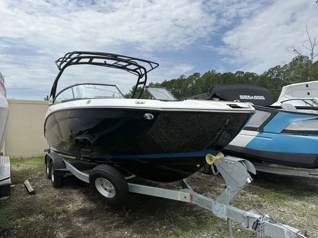 The Image of Yamaha 252SD 2026 - 1