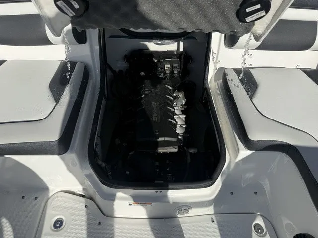 Slide: The Image of Yamaha 195S 2026 - 32