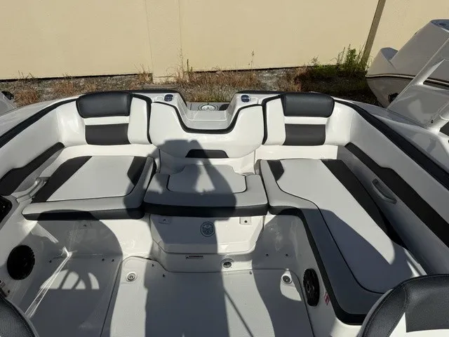Slide: The Image of Yamaha 195S 2026 - 29