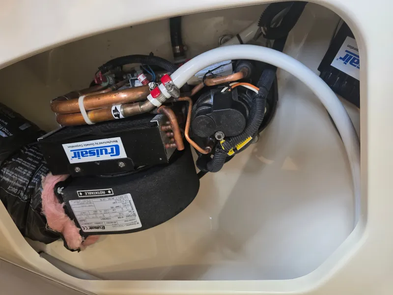 Slide: The Image of Boston Whaler 285 Conquest 2016, air conditioning unit detail. - 34