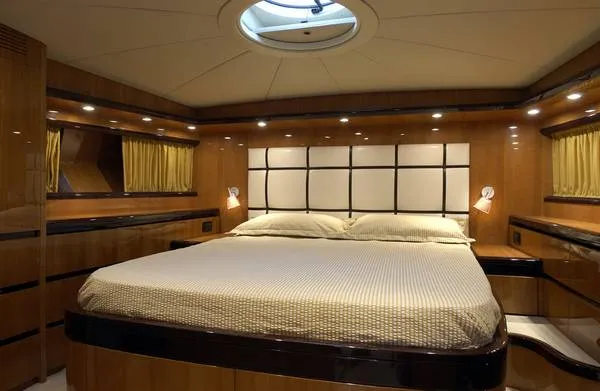 Slide: The Image of Photo 7 - 7