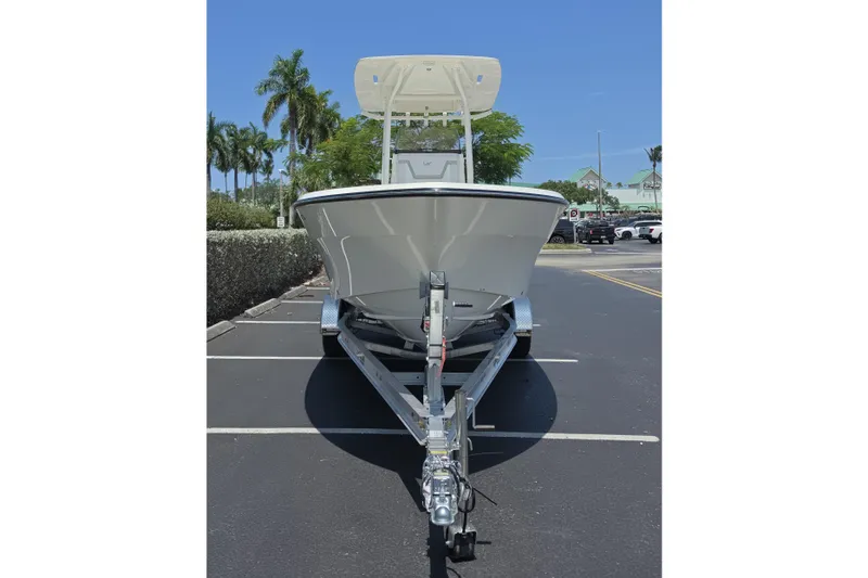 Slide: The Image of Mako 226 Center Console 2026 - 26