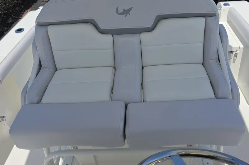 Slide: The Image of Mako 226 Center Console 2026 - 35