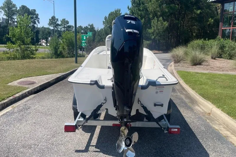 Slide: The Image of Mako Pro Skiff 17 CC 2026 - 20