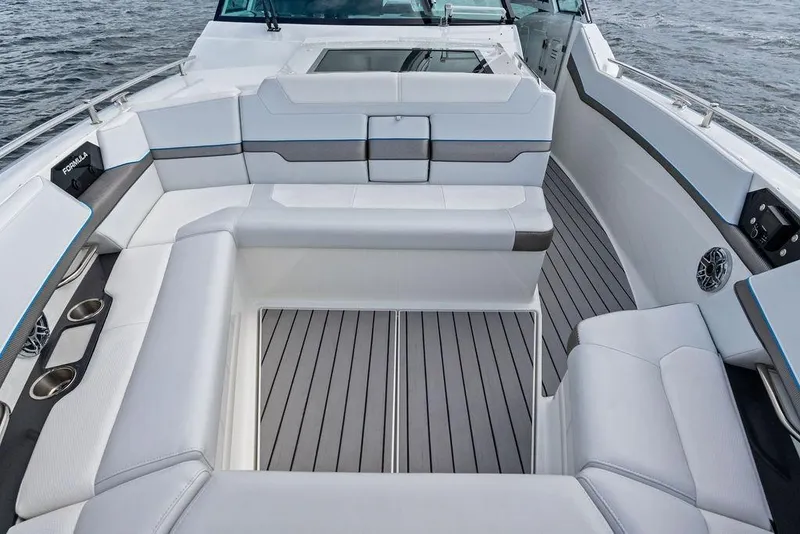 Slide: The Image of Luxurious seating area on 2023 Formula 430 Super Sport Crossover boat. - 26