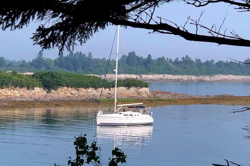 The Image of Sailboat Hunter 41 Deck Salon 2005 on calm water. - 1