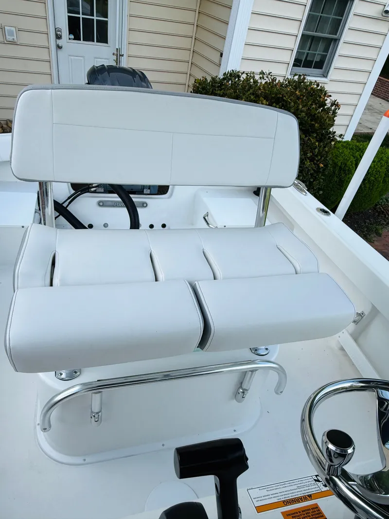 Slide: The Image of White seat on Parker 21 boat, model 2024. - 21