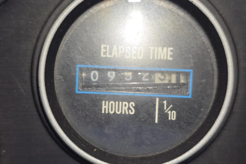 Slide: The Image of Hour meter showing 932.5 hours on 1988 Marinette 37 Motor Yacht. - 23