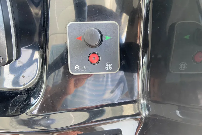 Slide: The Image of Control panel on 2024 Jeanneau NC Weekender 895 Series 2 boat. - 19