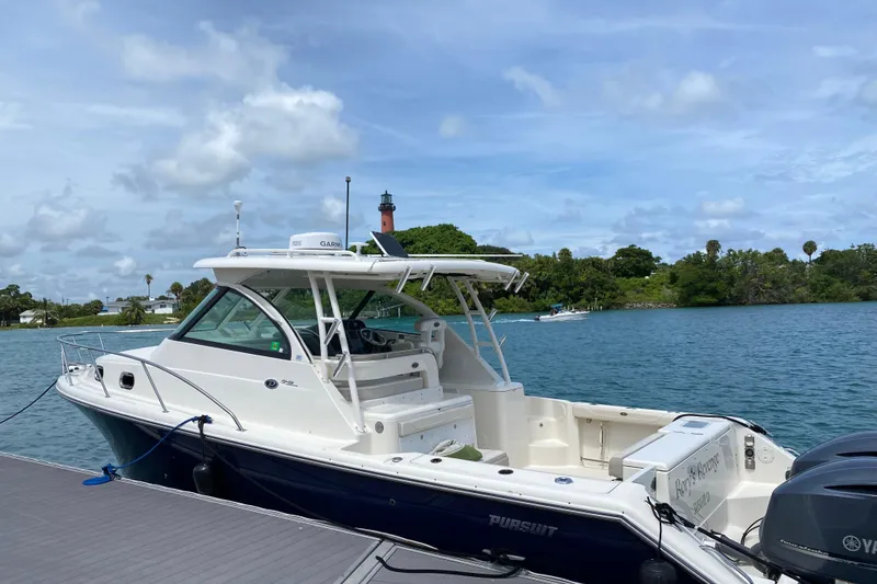 The Image of Pursuit OS 345 Offshore 2014 - undefined