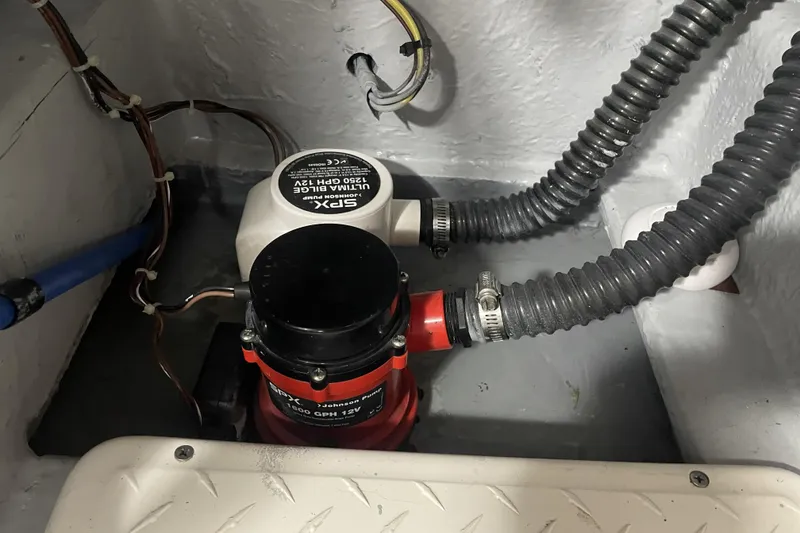 Slide: The Image of Bilge pump system in 2008 Meridian 490 Pilothouse boat. - 38