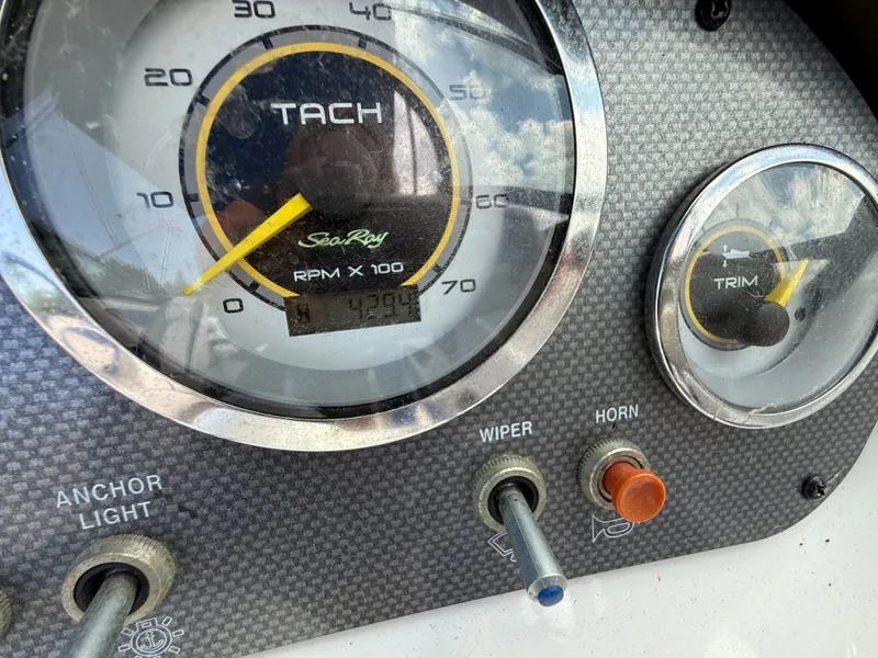 Slide: The Image of Sea Ray 205SP SS TR 2012 - 12