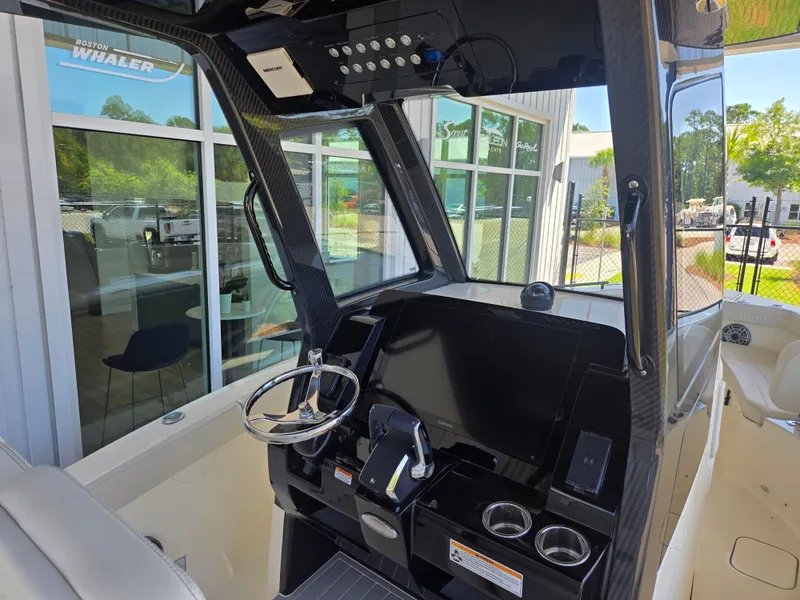 Slide: The Image of Scout 260 LXF 2027 - 15