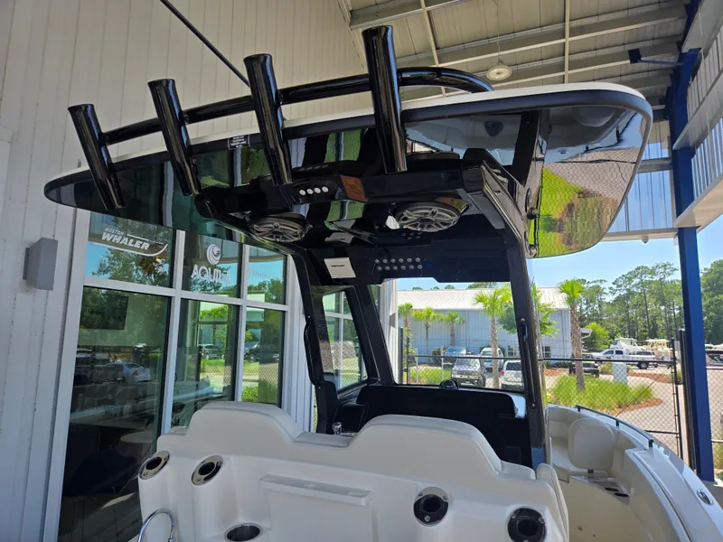 Slide: The Image of Scout 260 LXF 2027 - 12