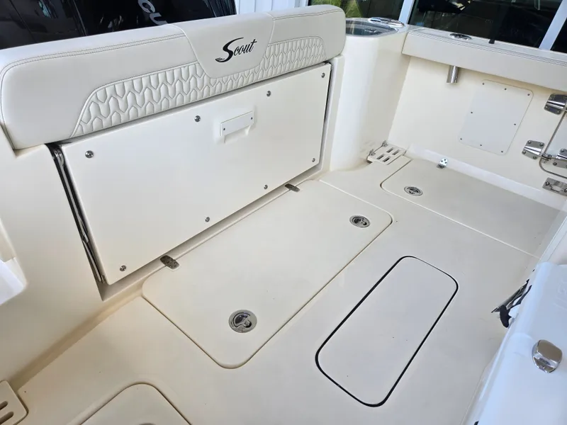 Slide: The Image of Scout 260 LXF 2027 - 4