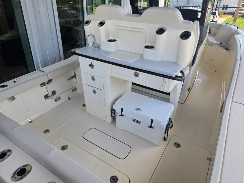 Slide: The Image of Scout 260 LXF 2027 - 10