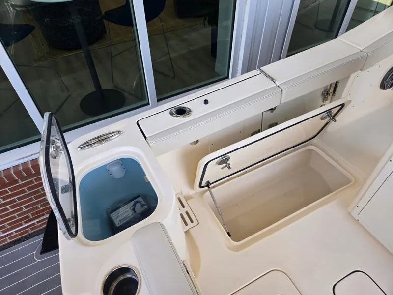 Slide: The Image of Scout 260 LXF 2027 - 7