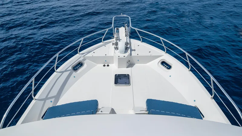 Slide: The Image of Bow of Hampton 680 ENDURANCE LRC yacht on open sea. - 5