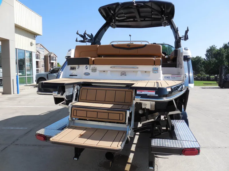 Slide: The Image of Chaparral 30 Surf 2025 - 6