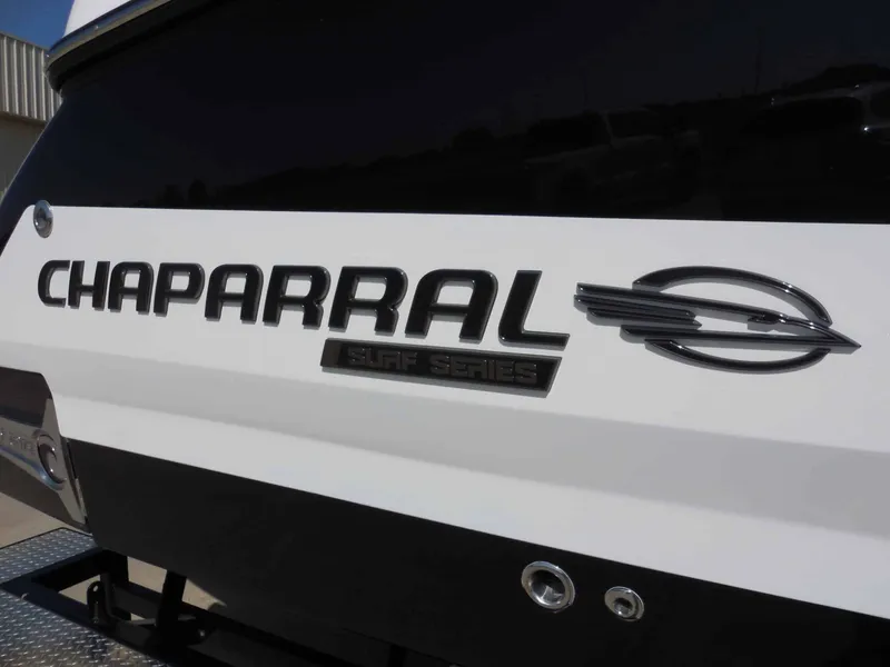 Slide: The Image of Chaparral 30 Surf 2025 - 5