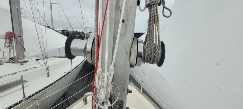 Slide: The Image of Close-up of Island Packet 31 sailboat rigging, 1987 model. - 36