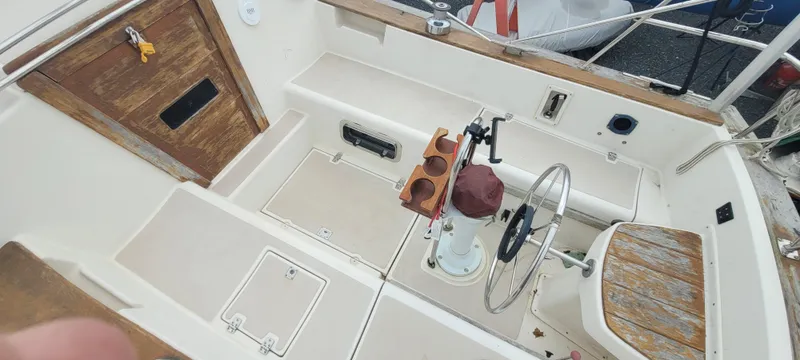 Slide: The Image of Cockpit of a 1987 Island Packet 31 sailboat. - 38