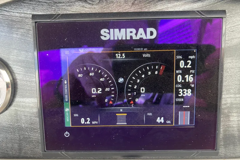 Slide: The Image of Simrad display on 2018 Harris Solstice 240 showing speed, RPM, and fuel levels. - 16