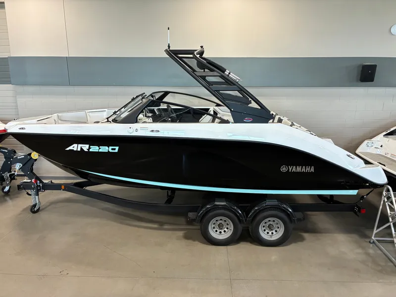 The Image of Yamaha AR220 2026 - 1