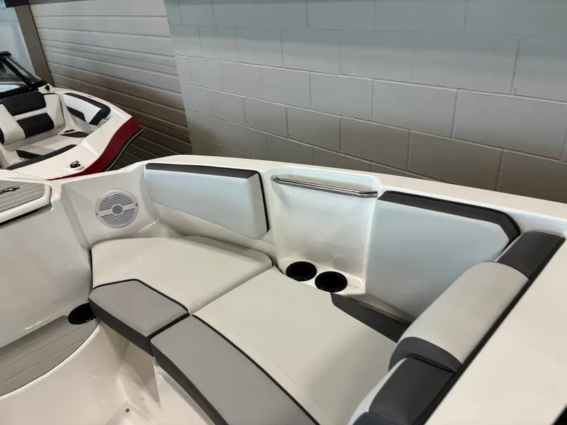 Slide: The Image of Yamaha AR220 2026 - 12