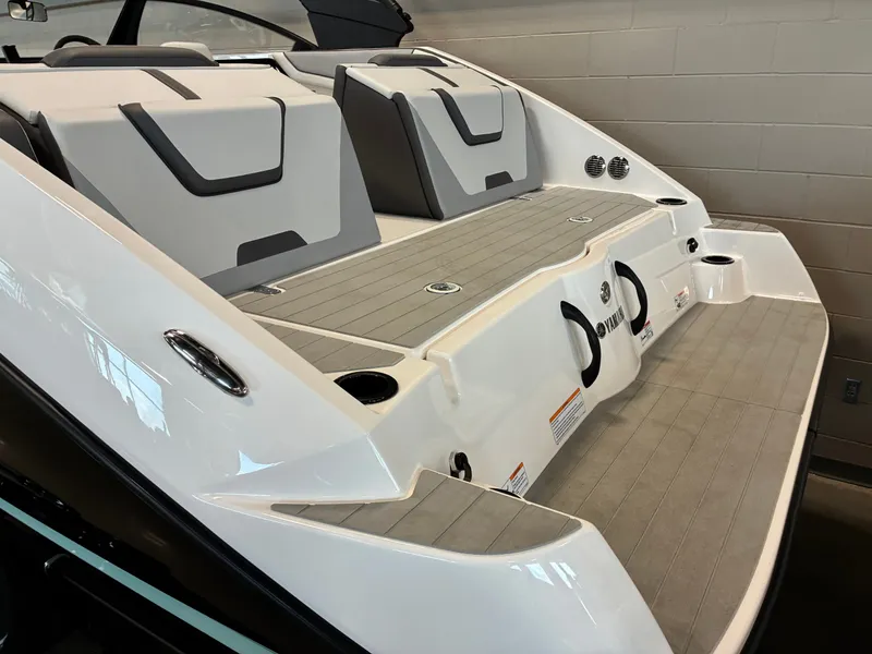 Slide: The Image of Yamaha AR220 2026 - 6