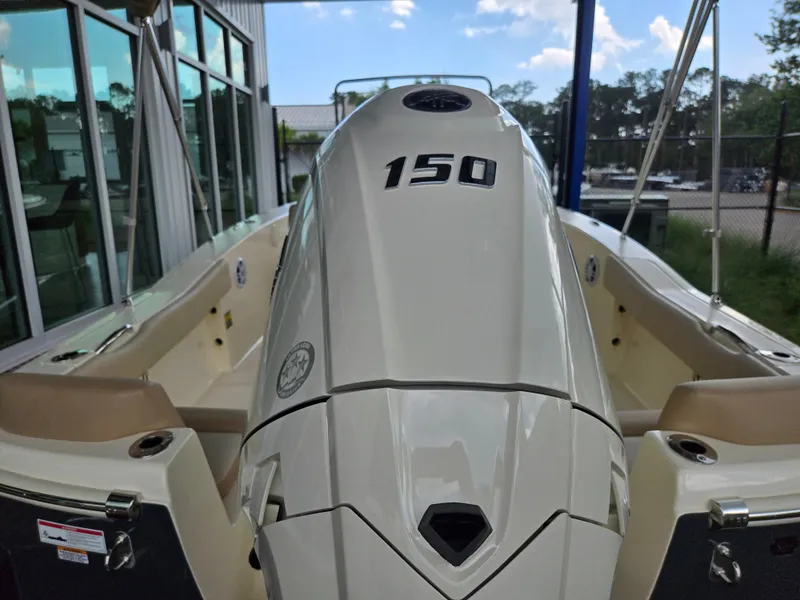 Slide: The Image of Scout 195 Sportfish 2025 - 1
