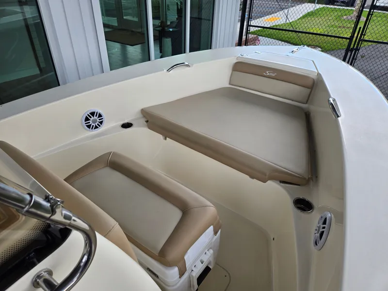 Slide: The Image of Scout 195 Sportfish 2025 - 7